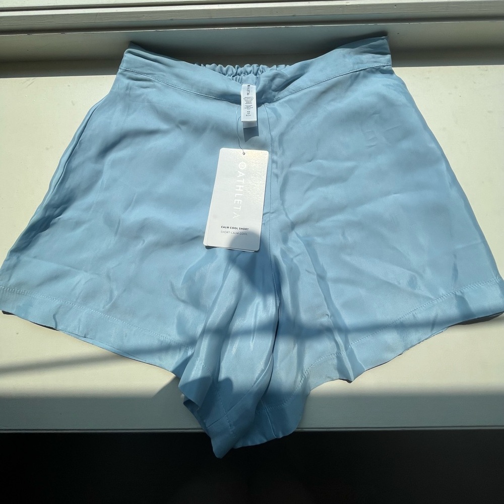 NEW W/ TAGS athleta “calm cool short” in baby blue color